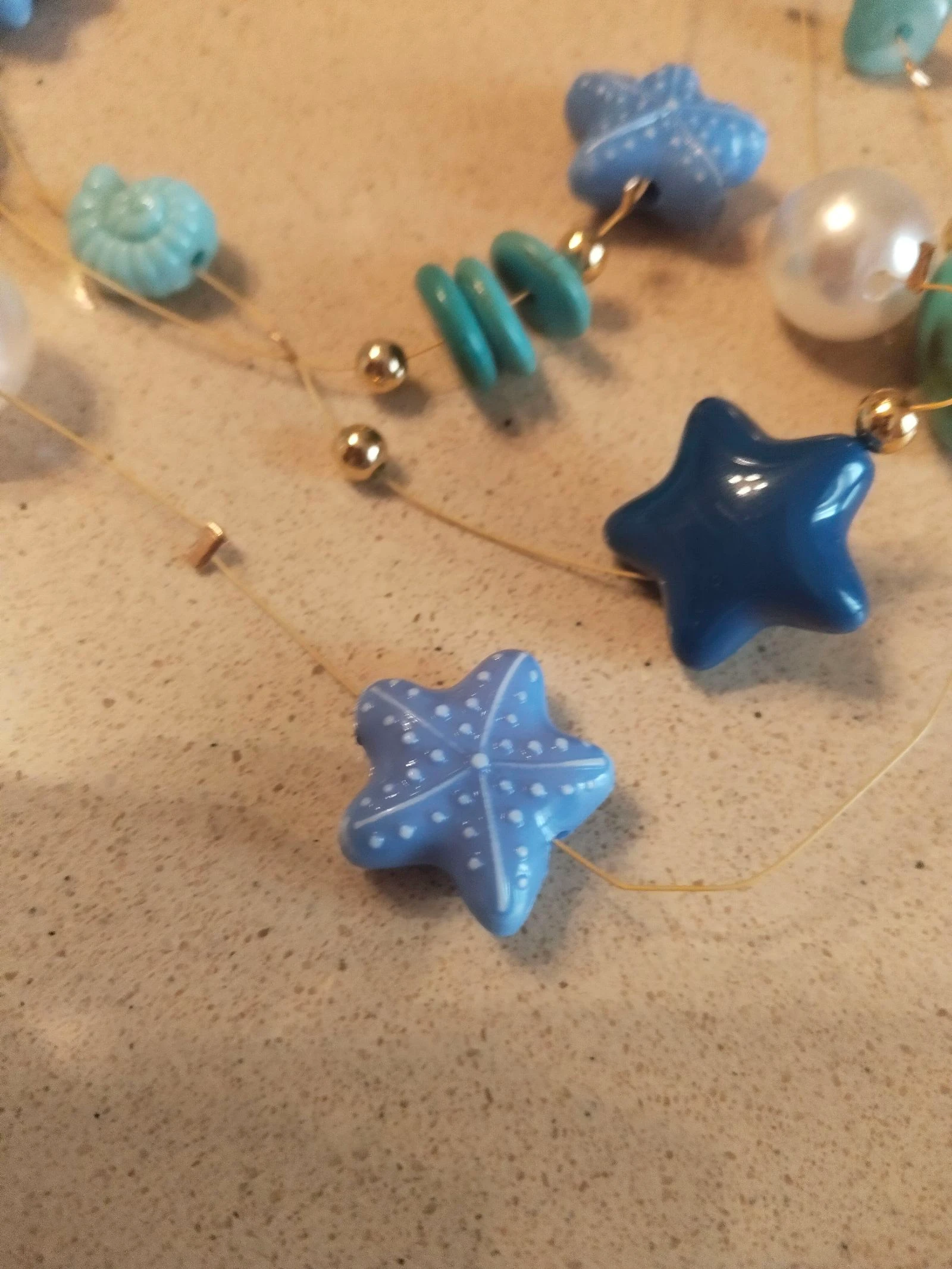 Collar con abalorios en tonos azules  – photo 7